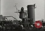 Immagine di Distrutto le navi Pearl Harbor Hawaii USA, 1942, secondo 47 filmato di repertorio 65675033415