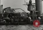 Immagine di Distrutto le navi Pearl Harbor Hawaii USA, 1942, secondo 48 filmato di repertorio 65675033415