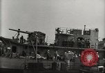 Immagine di Distrutto le navi Pearl Harbor Hawaii USA, 1942, secondo 53 filmato di repertorio 65675033415