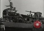 Immagine di Distrutto le navi Pearl Harbor Hawaii USA, 1942, secondo 55 filmato di repertorio 65675033415