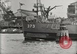 Immagine di Distrutto le navi Pearl Harbor Hawaii USA, 1942, secondo 61 filmato di repertorio 65675033415