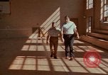 Standbild Rehabilitation von geistig Behinderten United States USA, 1975, aus Sekunde 8 historischem Filmmaterial Videoclip 65675033431