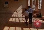 Standbild Rehabilitation von geistig Behinderten United States USA, 1975, aus Sekunde 23 historischem Filmmaterial Videoclip 65675033431