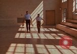 Standbild Rehabilitation von geistig Behinderten United States USA, 1975, aus Sekunde 32 historischem Filmmaterial Videoclip 65675033431