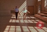 Standbild Rehabilitation von geistig Behinderten United States USA, 1975, aus Sekunde 34 historischem Filmmaterial Videoclip 65675033431