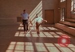 Standbild Rehabilitation von geistig Behinderten United States USA, 1975, aus Sekunde 35 historischem Filmmaterial Videoclip 65675033431