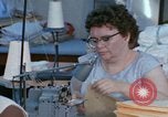 Image Services pour handicapés mentaux Connecticut USA, 1975, de la seconde 15 séquences d'archives historiques vidéo 65675033432