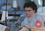 Image Services pour handicapés mentaux Connecticut USA, 1975, de la seconde 18 séquences d'archives historiques vidéo 65675033432