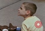 Image Services pour handicapés mentaux Connecticut USA, 1975, de la seconde 51 séquences d'archives historiques vidéo 65675033432
