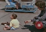 Image Services pour handicapés mentaux Connecticut USA, 1975, de la seconde 60 séquences d'archives historiques vidéo 65675033432