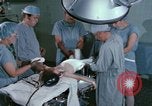 Image La réhabilitation des handicapés mentaux United States USA, 1975, de la seconde 8 séquences d'archives historiques vidéo 65675033433