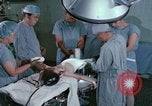 Image La réhabilitation des handicapés mentaux United States USA, 1975, de la seconde 9 séquences d'archives historiques vidéo 65675033433