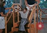 Image La réhabilitation des handicapés mentaux United States USA, 1975, de la seconde 32 séquences d'archives historiques vidéo 65675033433