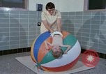 Image La réhabilitation des handicapés mentaux United States USA, 1975, de la seconde 49 séquences d'archives historiques vidéo 65675033433