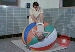 Image La réhabilitation des handicapés mentaux United States USA, 1975, de la seconde 50 séquences d'archives historiques vidéo 65675033433