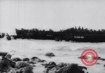 Standbild Vereinigten Staaten Truppen Makin Insel Kiribati Inseln, 1944, aus Sekunde 19 historischem Filmmaterial Videoclip 65675033483