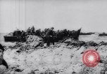 Standbild Vereinigten Staaten Truppen Makin Insel Kiribati Inseln, 1944, aus Sekunde 25 historischem Filmmaterial Videoclip 65675033483