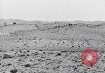 Standbild US-Soldaten Tunesien Nordafrika, 1943, aus Sekunde 13 historischem Filmmaterial Videoclip 65675033485