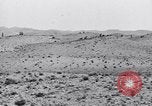 Standbild US-Soldaten Tunesien Nordafrika, 1943, aus Sekunde 15 historischem Filmmaterial Videoclip 65675033485