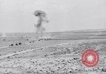 Standbild US-Soldaten Tunesien Nordafrika, 1943, aus Sekunde 52 historischem Filmmaterial Videoclip 65675033485