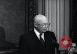 Image Le président Eisenhower parle au sujet de Gary Powers et international en Washington DC White House USA, 1960, de la seconde 17 séquences d'archives historiques vidéo 65675033517