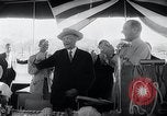 Standbild Bundeskanzler Konrad Adenauer Stonewall Texas USA, 1964, aus Sekunde 29 historischem Filmmaterial Videoclip 65675033524