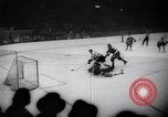 Standbild Stanley Cup Detroit Michigan Olympia stadium USA, 1961, aus Sekunde 58 historischem Filmmaterial Videoclip 65675033525