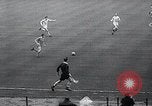 Immagine di Finale della coppa calcistica Londra Inghilterra Regno Unito, 1965, secondo 20 filmato di repertorio 65675033533