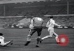 Immagine di Finale della coppa calcistica Londra Inghilterra Regno Unito, 1965, secondo 27 filmato di repertorio 65675033533