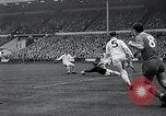 Immagine di Finale della coppa calcistica Londra Inghilterra Regno Unito, 1965, secondo 28 filmato di repertorio 65675033533