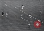 Immagine di Finale della coppa calcistica Londra Inghilterra Regno Unito, 1965, secondo 35 filmato di repertorio 65675033533