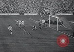 Immagine di Finale della coppa calcistica Londra Inghilterra Regno Unito, 1965, secondo 41 filmato di repertorio 65675033533