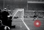 Immagine di Finale della coppa calcistica Londra Inghilterra Regno Unito, 1965, secondo 60 filmato di repertorio 65675033533