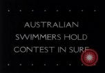 Standbild Surfing Contest Australien, 1943, aus Sekunde 6 historischem Filmmaterial Videoclip 65675033553
