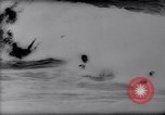 Standbild Surfing Contest Australien, 1943, aus Sekunde 28 historischem Filmmaterial Videoclip 65675033553