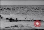 Standbild Surfing Contest Australien, 1943, aus Sekunde 36 historischem Filmmaterial Videoclip 65675033553