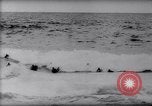 Standbild Surfing Contest Australien, 1943, aus Sekunde 37 historischem Filmmaterial Videoclip 65675033553