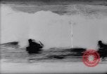 Standbild Surfing Contest Australien, 1943, aus Sekunde 44 historischem Filmmaterial Videoclip 65675033553