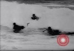 Standbild Surfing Contest Australien, 1943, aus Sekunde 45 historischem Filmmaterial Videoclip 65675033553