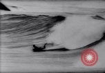 Standbild Surfing Contest Australien, 1943, aus Sekunde 55 historischem Filmmaterial Videoclip 65675033553