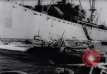 Image fournitures de guerre Italie Port de Naples, 1943, de la seconde 19 séquences d'archives historiques vidéo 65675033561