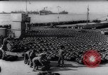 Image fournitures de guerre Italie Port de Naples, 1943, de la seconde 32 séquences d'archives historiques vidéo 65675033561