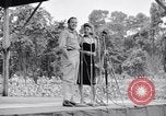 Standbild Bob Hope Truppe unterhaltsam US-Truppen auf USO Tour Bougainville Salomonen, 1944, aus Sekunde 5 historischem Filmmaterial Videoclip 65675033573