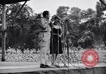 Standbild Bob Hope Truppe unterhaltsam US-Truppen auf USO Tour Bougainville Salomonen, 1944, aus Sekunde 11 historischem Filmmaterial Videoclip 65675033573