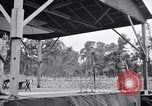 Standbild Bob Hope und Jerry Colonna entertain US-Truppen Bougainville Salomonen, 1944, aus Sekunde 12 historischem Filmmaterial Videoclip 65675033574