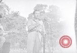 Standbild USO Bob Hope Truppe unterhält die US-Truppen in Zweiten Weltkrieg Bougainville Salomonen, 1944, aus Sekunde 1 historischem Filmmaterial Videoclip 65675033577