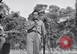 Standbild USO Bob Hope Truppe unterhält die US-Truppen in Zweiten Weltkrieg Bougainville Salomonen, 1944, aus Sekunde 4 historischem Filmmaterial Videoclip 65675033577
