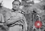 Standbild USO Bob Hope Truppe unterhält die US-Truppen in Zweiten Weltkrieg Bougainville Salomonen, 1944, aus Sekunde 41 historischem Filmmaterial Videoclip 65675033577