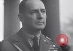 Standbild General Douglas MacArthur Pacific Theater, 1945, aus Sekunde 7 historischem Filmmaterial Videoclip 65675033586