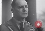 Standbild General Douglas MacArthur Pacific Theater, 1945, aus Sekunde 8 historischem Filmmaterial Videoclip 65675033586
